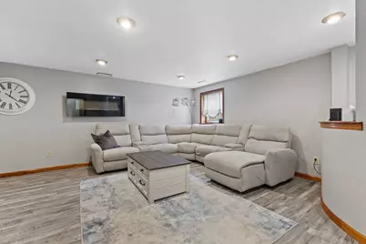 1525  Prairie Dr, Racine, WI 53406 - Photo 10