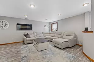 1525 Prairie Dr, Racine, WI 53406 - Photo 10