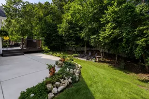 N49W15974 Caitlin Ct, Menomonee Falls, WI 53051 - Photo 34