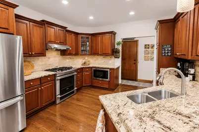N49W15974  Caitlin Ct, Menomonee Falls, WI 53051 - Photo 10