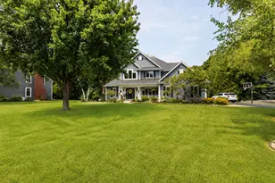 N49W15974 Caitlin Ct, Menomonee Falls, WI 53051 - Photo 2