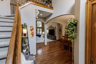 N49W15974 Caitlin Ct, Menomonee Falls, WI 53051 - Photo 6