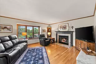 258 Clover Ln, Fredonia, WI 53021 - Photo 4