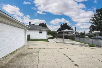 3940  Lasalle St, Racine, WI 53402 - Photo 32