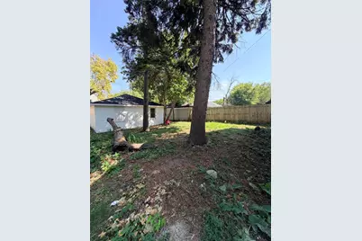 3050 N 24th Pl, Milwaukee, WI 53206 - Photo 6