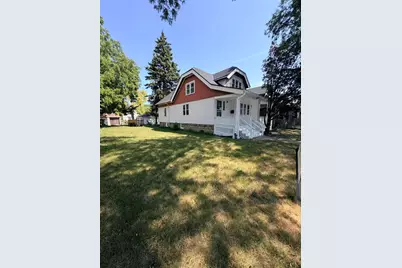 3050 N 24th Pl, Milwaukee, WI 53206 - Photo 2