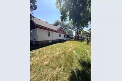 3050 N 24th Pl, Milwaukee, WI 53206 - Photo 4