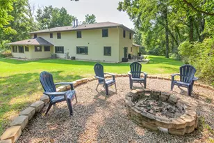 126 N Lapham Peak Rd, Delafield, WI 53018 - Photo 6