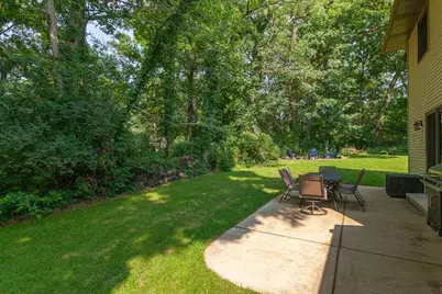 126 N Lapham Peak Rd, Delafield, WI 53018 - Photo 8