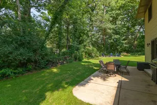 126 N Lapham Peak Rd, Delafield, WI 53018 - Photo 8