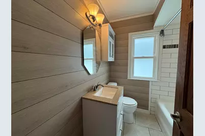 517  Hayes Ave, Racine, WI 53405 - Photo 8