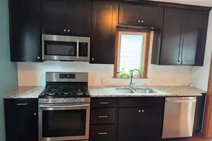 517 Hayes Avenue, Racine, WI 53405 - Photo 4