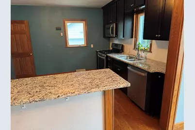 517  Hayes Ave, Racine, WI 53405 - Photo 6