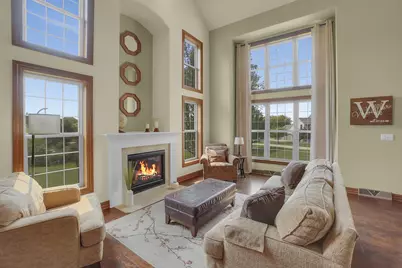 W270N2468  Orchard Ln, Pewaukee, WI 53072 - Photo 6