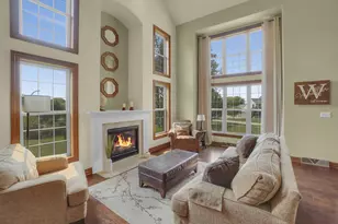 W270N2468 Orchard Ln, Pewaukee, WI 53072 - Photo 6