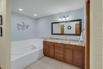 W270N2468  Orchard Ln, Pewaukee, WI 53072 - Photo 24