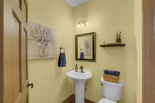 W270N2468 Orchard Ln, Pewaukee, WI 53072 - Photo 20