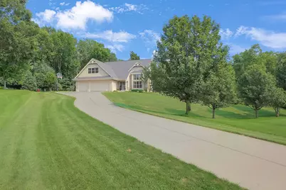 W270N2468  Orchard Ln, Pewaukee, WI 53072 - Photo 2