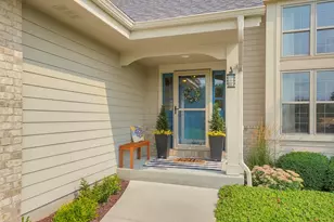W270N2468 Orchard Ln, Pewaukee, WI 53072 - Photo 4