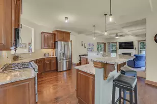 W270N2468 Orchard Ln, Pewaukee, WI 53072 - Photo 12