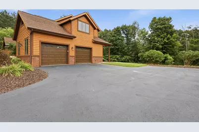 4730  Willow Creek Ln, Sheboygan, WI 53083 - Photo 4