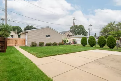 4019 S Kansas Ave, Saint Francis, WI 53235 - Photo 28
