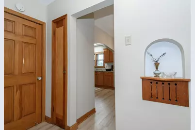 4019 S Kansas Ave, Saint Francis, WI 53235 - Photo 10