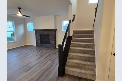 1499  Patton Dr, Hartford, WI 53027 - Photo 12