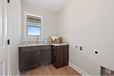 N66W21349  Sweet Clover Dr, Menomonee Falls, WI 53051 - Photo 16