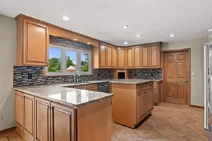 N56W15799 Bette Dr, Menomonee Falls, WI 53051 - Photo 8