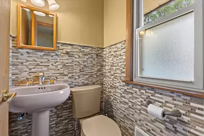 N56W15799  Bette Dr, Menomonee Falls, WI 53051 - Photo 20