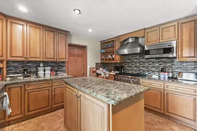 N56W15799  Bette Dr, Menomonee Falls, WI 53051 - Photo 10
