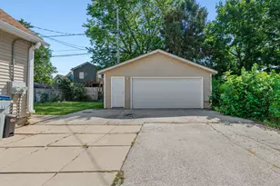 2210 S Winchester St, Milwaukee, WI 53207 - Photo 34