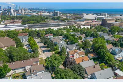 2210 S Winchester St, Milwaukee, WI 53207 - Photo 36