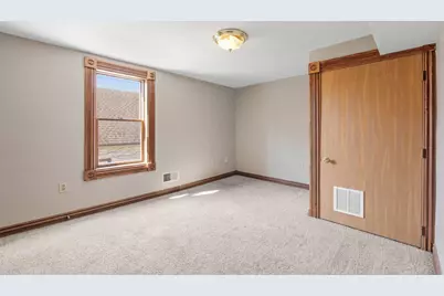 2210 S Winchester St, Milwaukee, WI 53207 - Photo 30