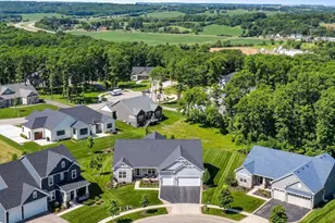 1740 Cobblestone Ct, Lake Geneva, WI 53147 - Photo 2