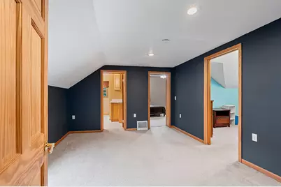 713  Huron St, Manitowoc, WI 54220 - Photo 24