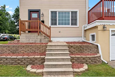 713  Huron St, Manitowoc, WI 54220 - Photo 34