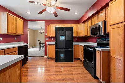 713  Huron St, Manitowoc, WI 54220 - Photo 2
