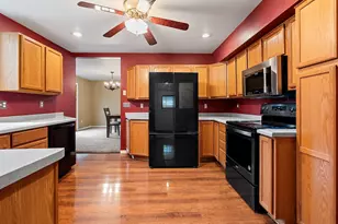 713 Huron St, Manitowoc, WI 54220 - Photo 2