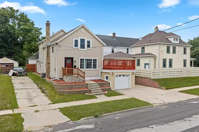 713  Huron St, Manitowoc, WI 54220 - Photo 1