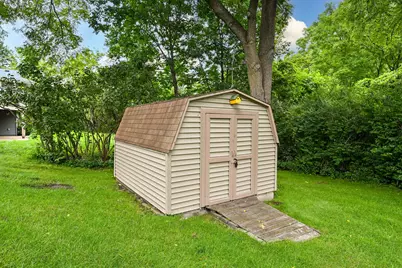 8032 S 66th St, Franklin, WI 53132 - Photo 32