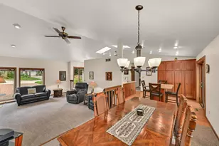 8032 S 66th St, Franklin, WI 53132 - Photo 6