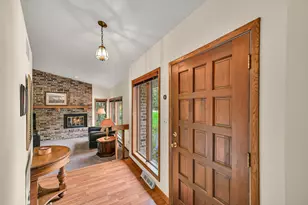 8032 S 66th St, Franklin, WI 53132 - Photo 2