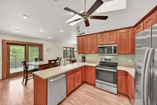 8032 S 66th St, Franklin, WI 53132 - Photo 12