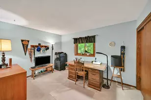 8032 S 66th St, Franklin, WI 53132 - Photo 16