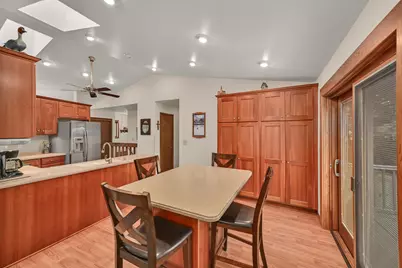 8032 S 66th St, Franklin, WI 53132 - Photo 8