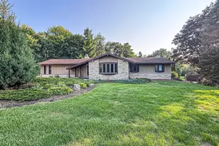 W228S5955 Arrow Ridge Rd, Waukesha, WI 53189 - Photo 1