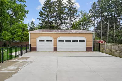 4223  Canterbury Ln, Racine, WI 53403 - Photo 2