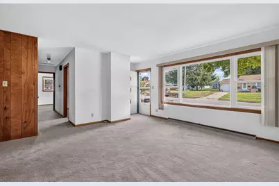 916  Jefferson St, West Bend, WI 53090 - Photo 6